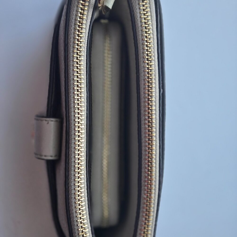 MICHAEL KORS PEBBLE LEATHER CROSSBODY & WALLET - Picture 12 of 15